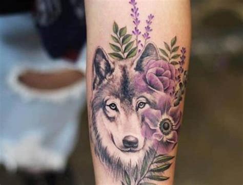 Ideas bellas Tatuajes de lobos para mujeres